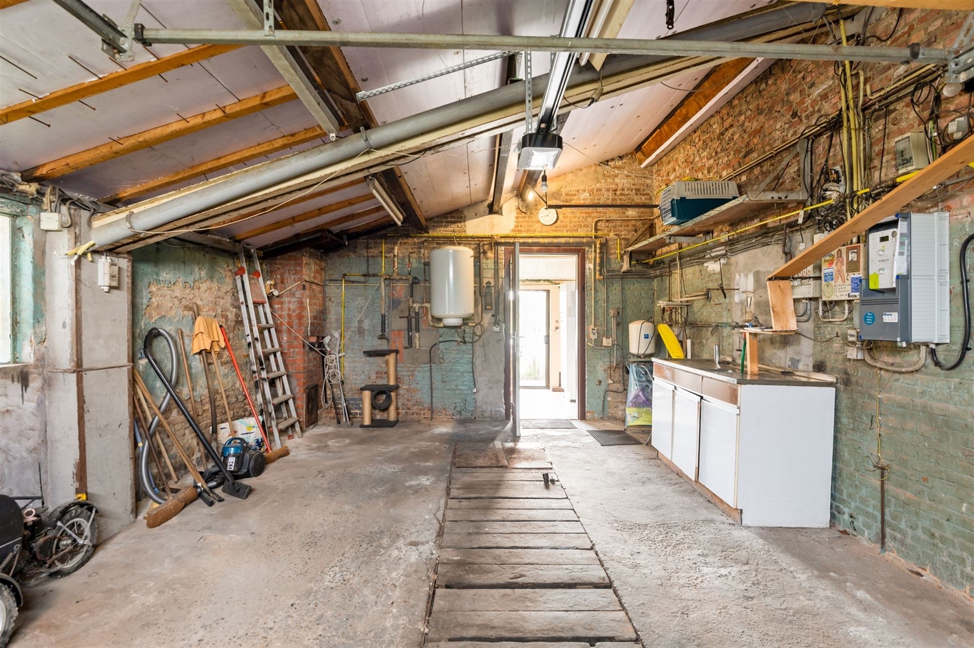Bescheiden, te moderniseren, woning te Onze-Lieve-Vrouw-Waver