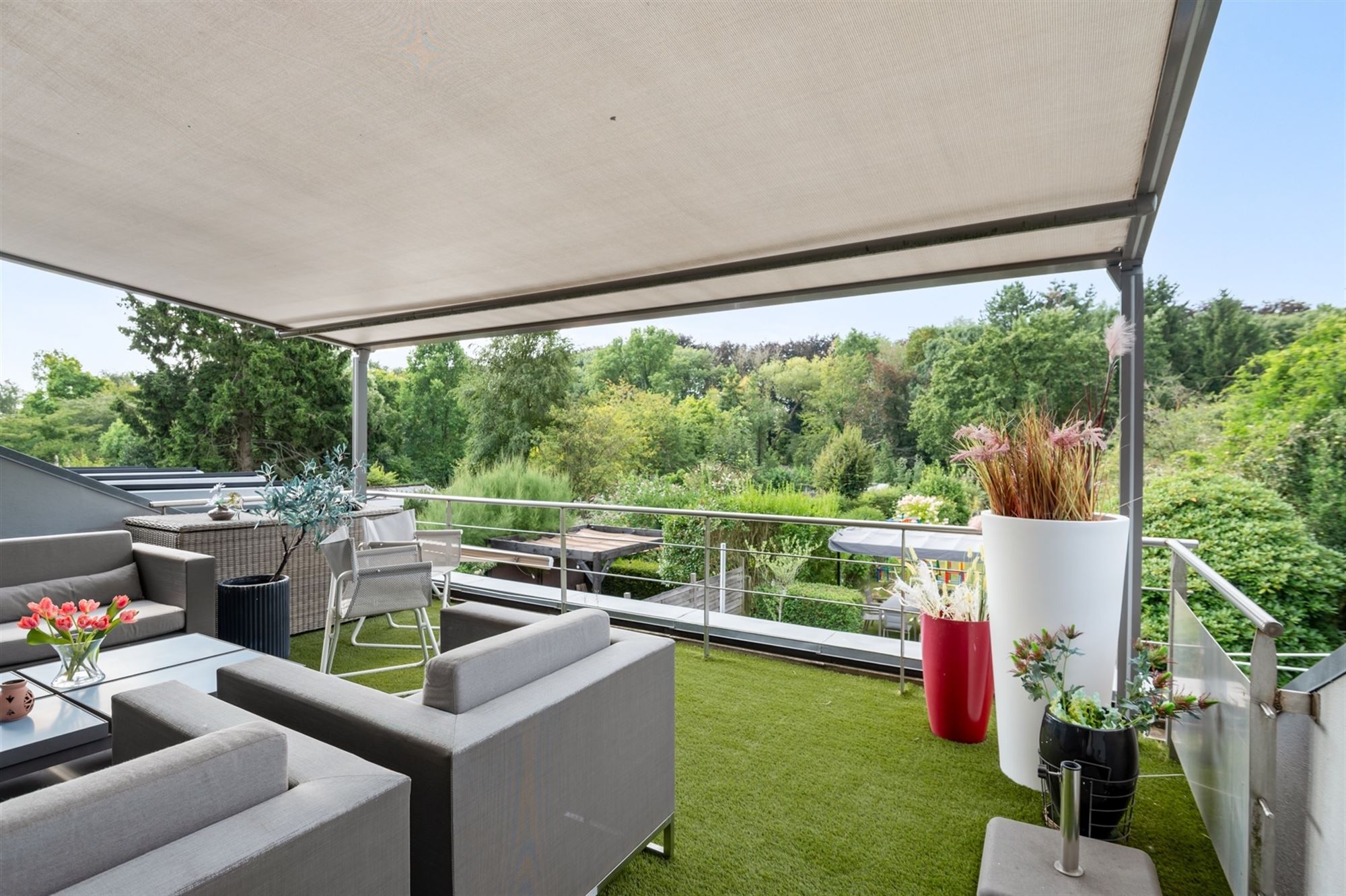 Moderne conceptwoning, grenzend aan het Vrijbroekpark.