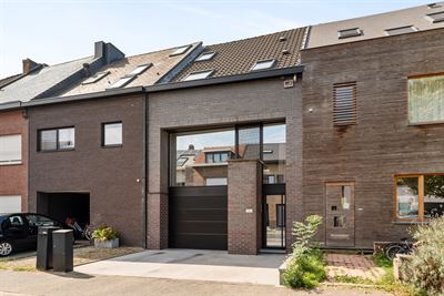Moderne conceptwoning, grenzend aan het Vrijbroekpark.