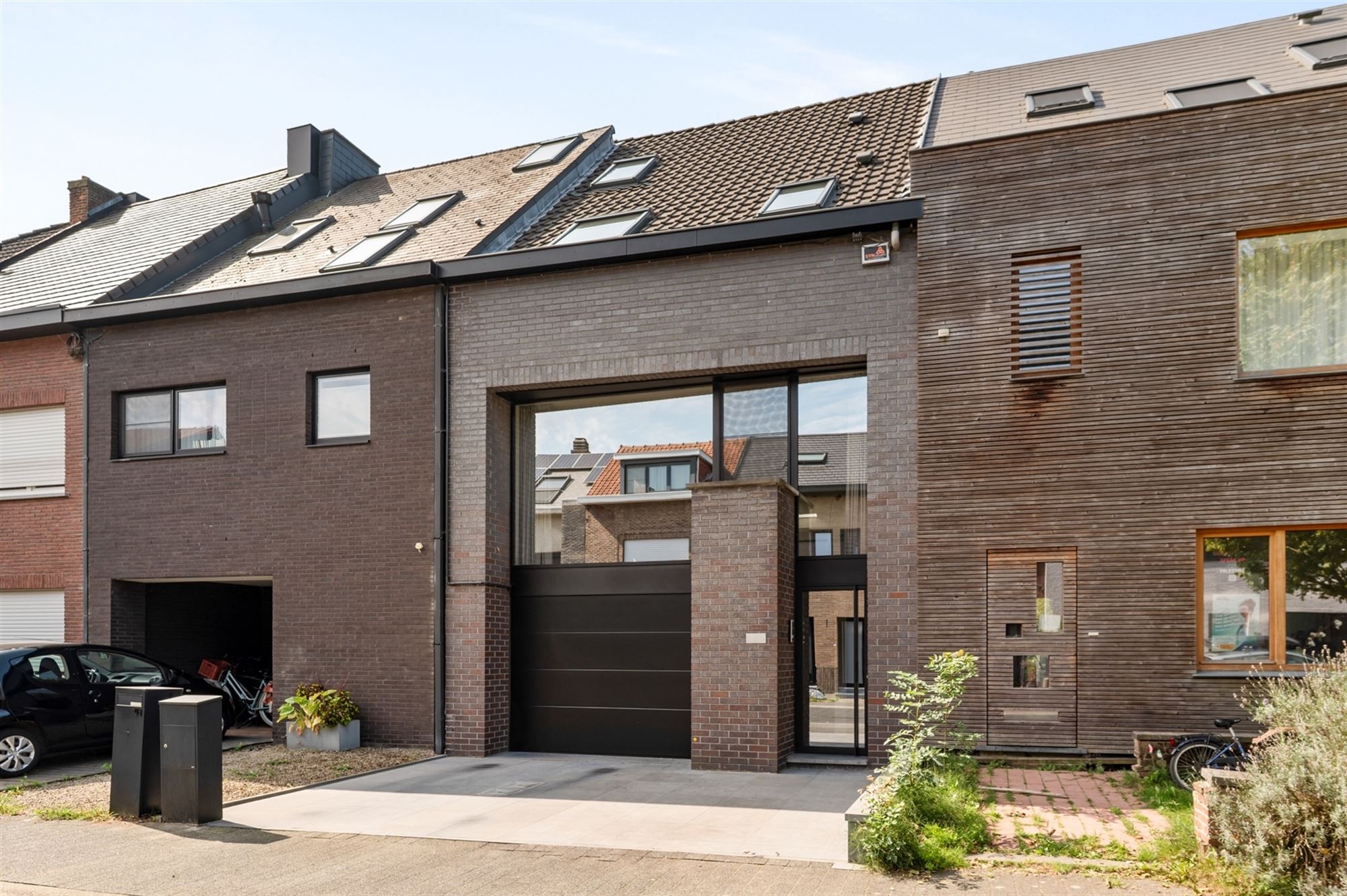 Moderne conceptwoning, grenzend aan het Vrijbroekpark.