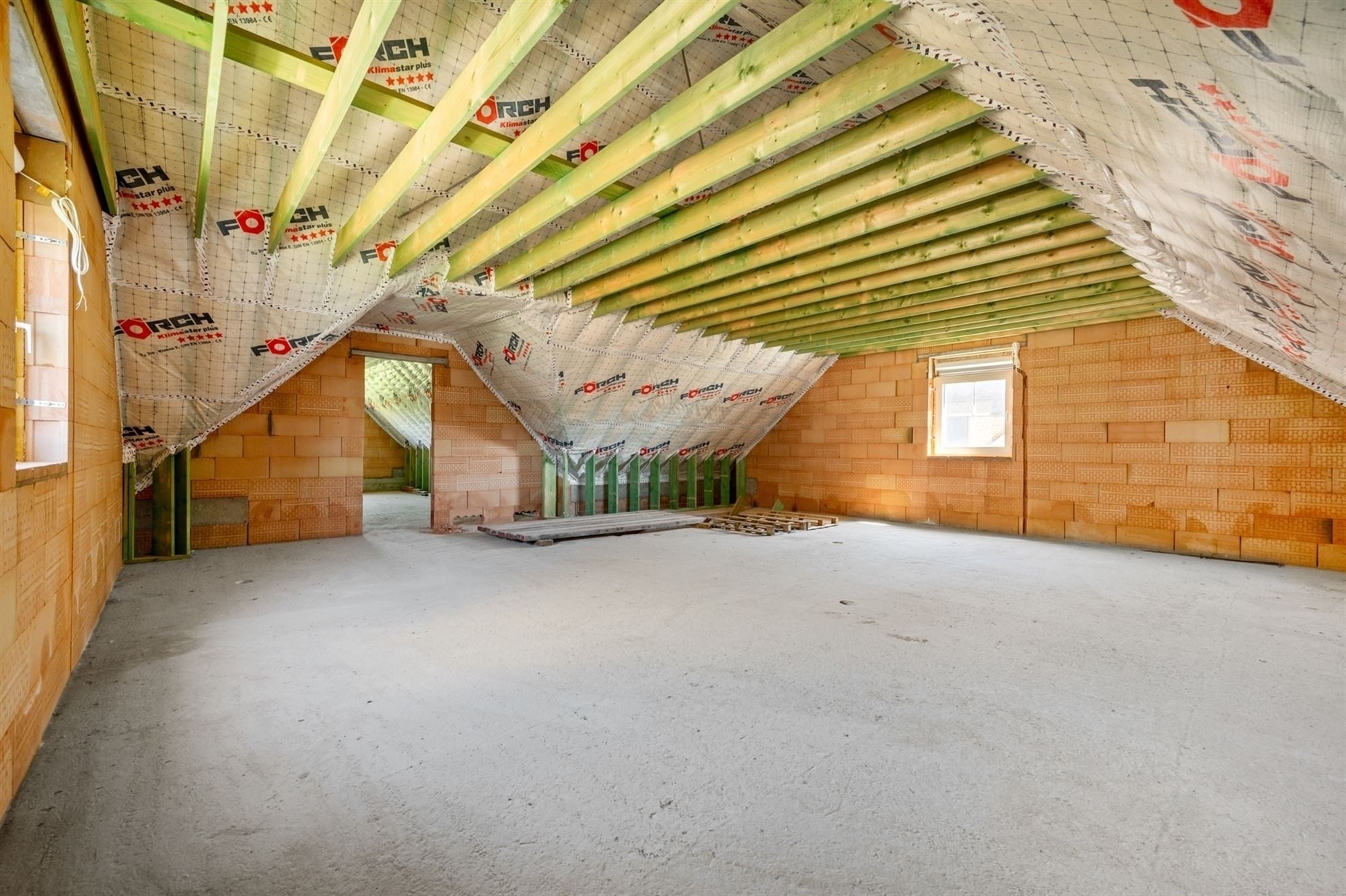 Verrassend ruime nieuwbouwwoning, winddicht opgeleverd, te Onze-Lieve-Vrouw-Waver