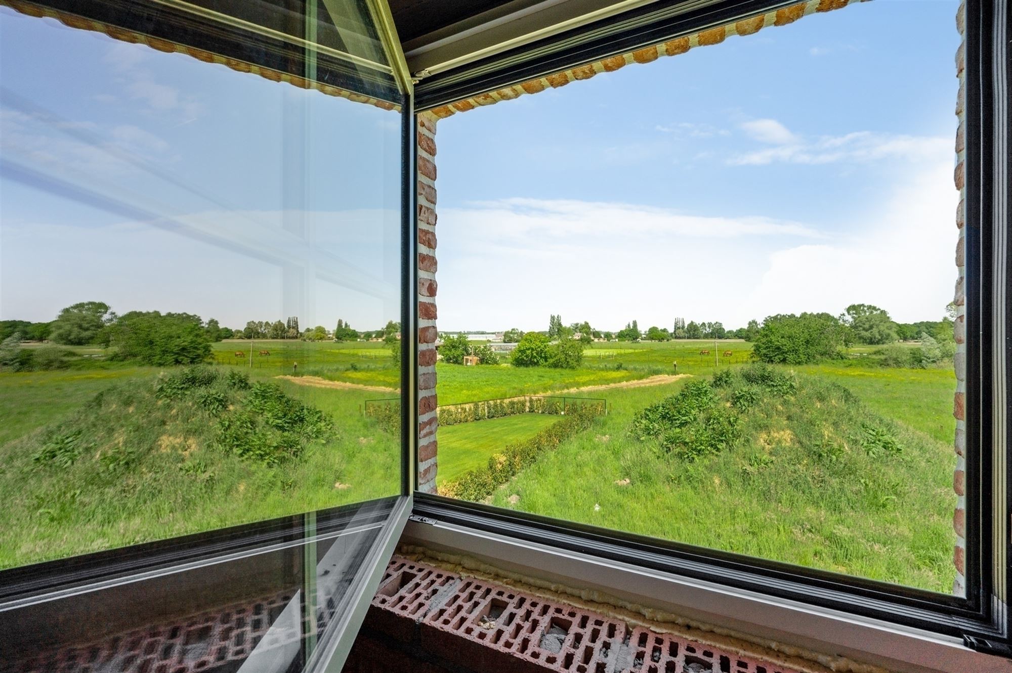 Verrassend ruime nieuwbouwwoning, winddicht opgeleverd, te Onze-Lieve-Vrouw-Waver