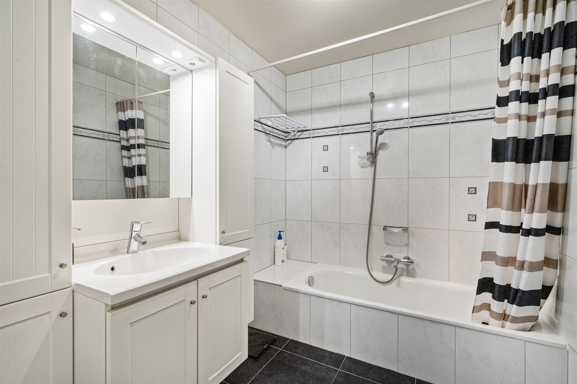 Ruim twee-slaapkamerappartement te Beerzel