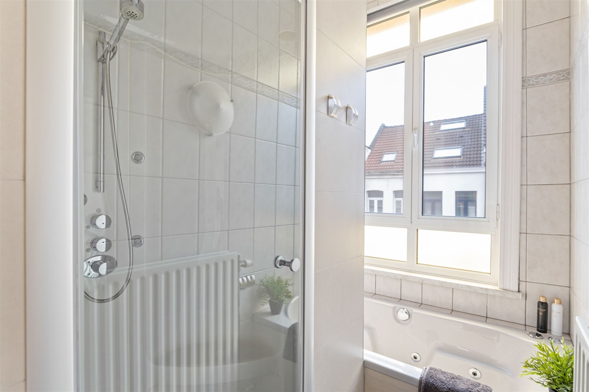 Karaktervolle woning met 3 slpks en garage te Mechelen 