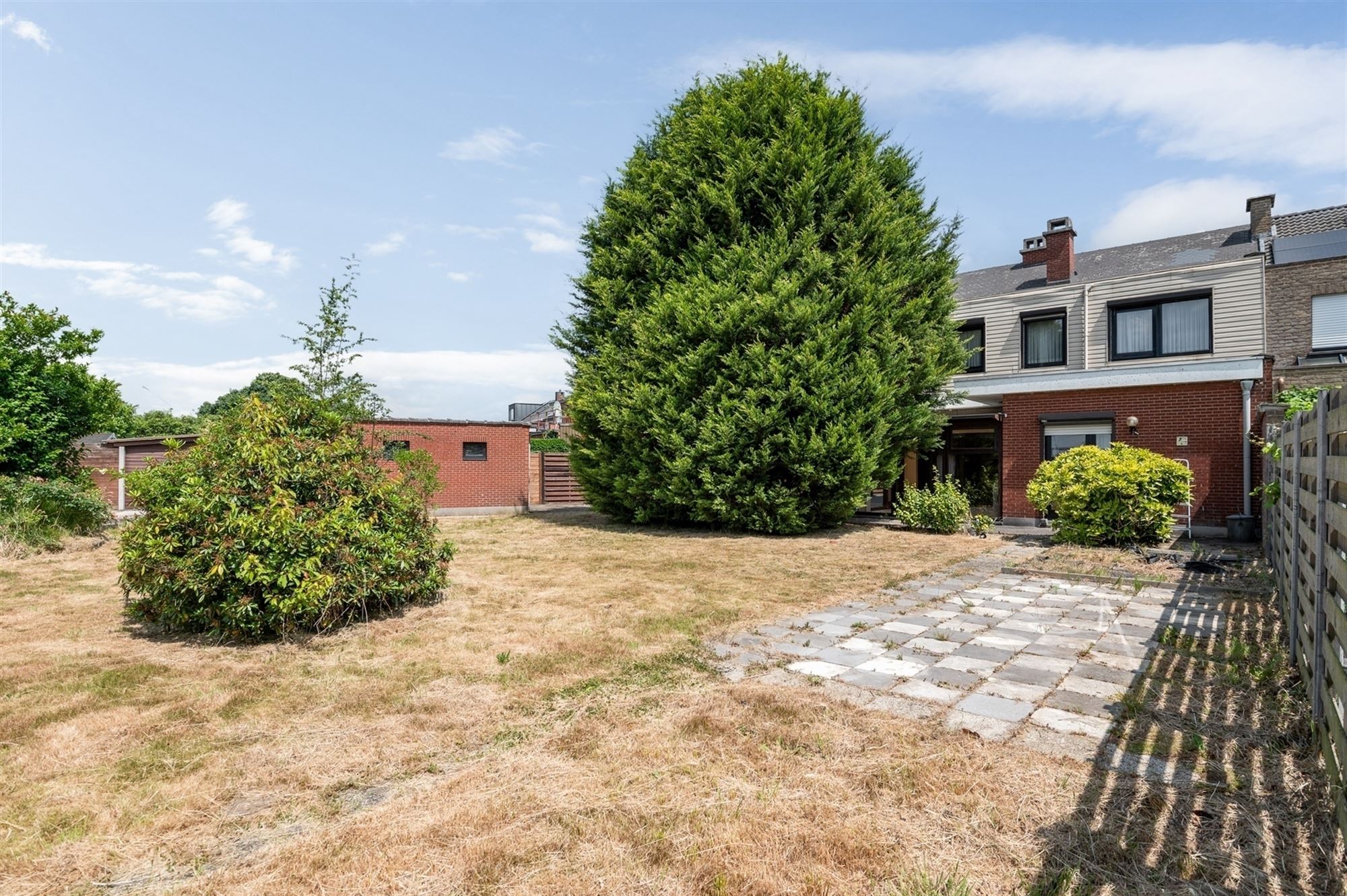 Verrassend ruime woning met 4 slpks en 2 badk te Sint-Katelijne-Waver