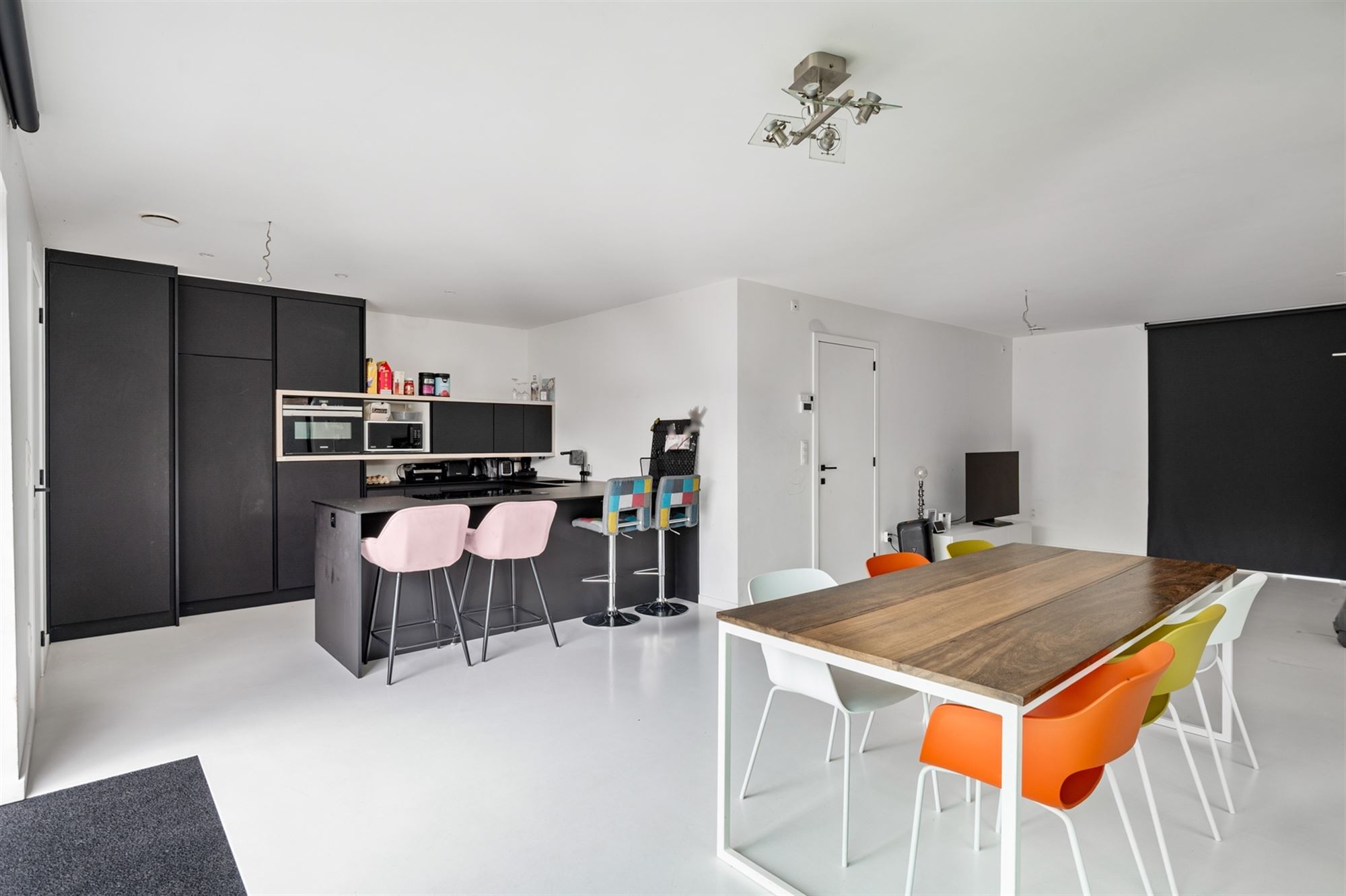 Recente woning met 3 achterliggende garages te Sint-Katelijne-Waver