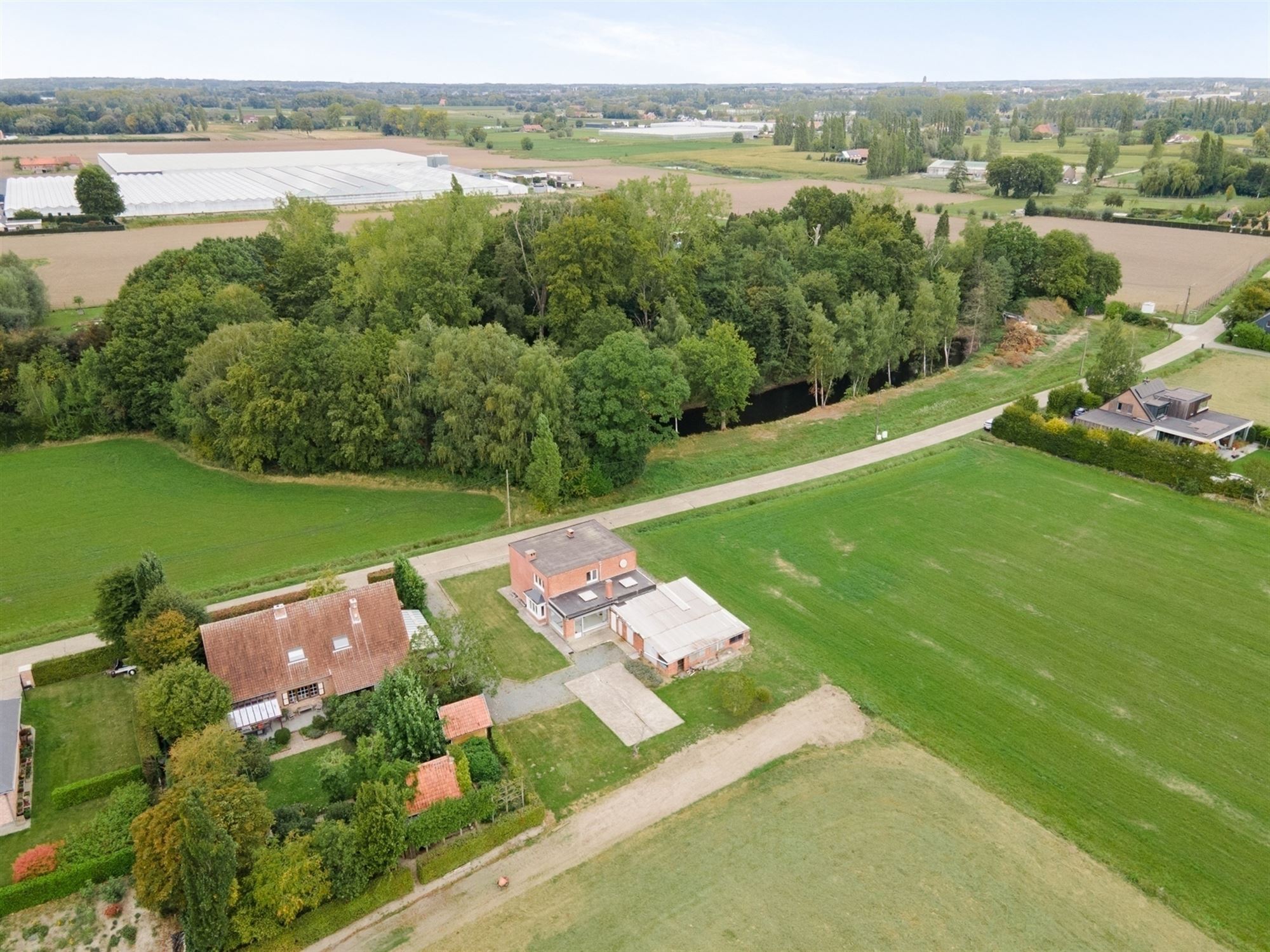 Te renoveren woning met 5 slpks te Koningshooikt