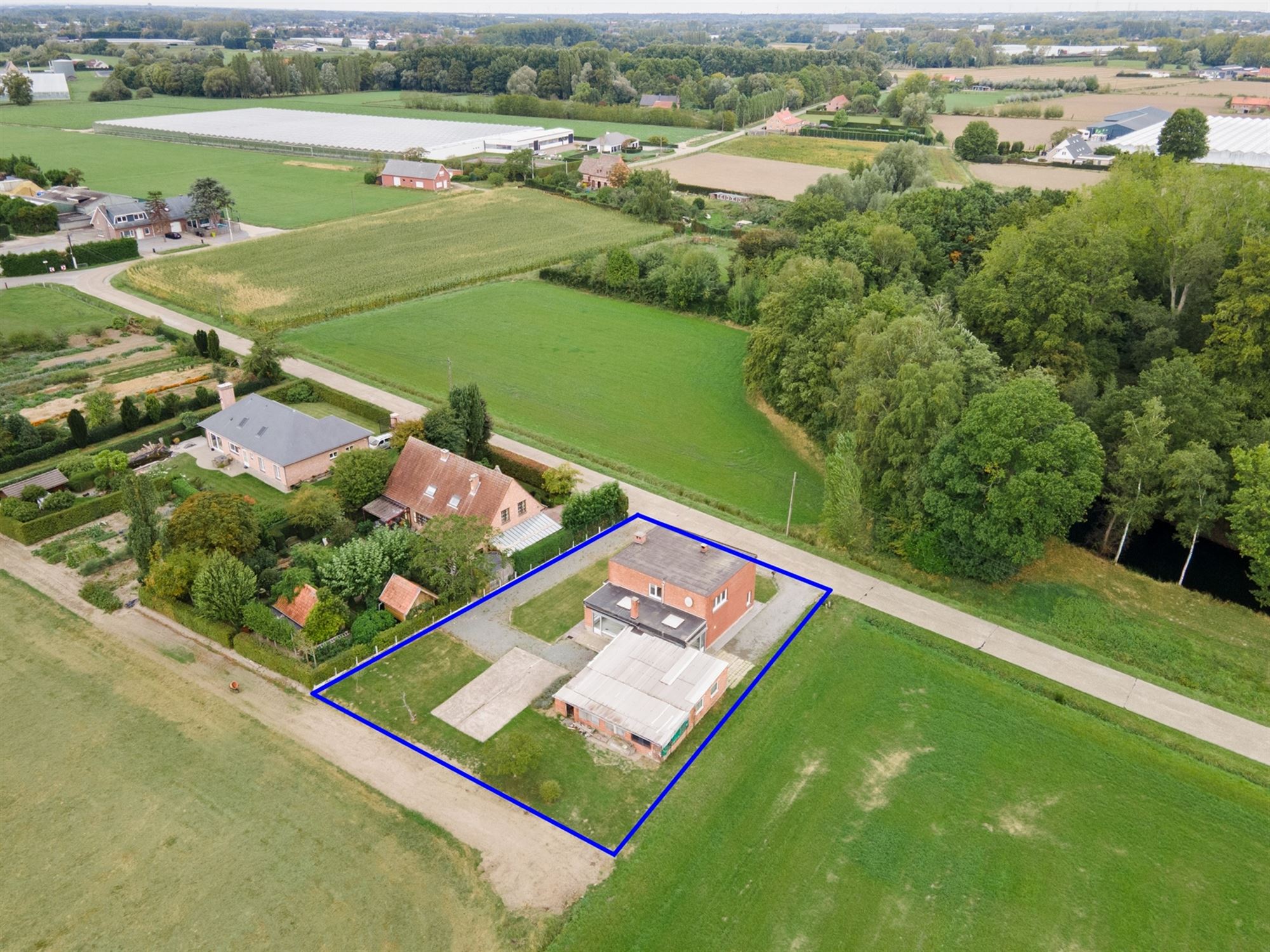 Te renoveren woning met 5 slpks te Koningshooikt