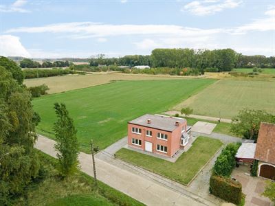 Te renoveren woning met 5 slpks te Koningshooikt