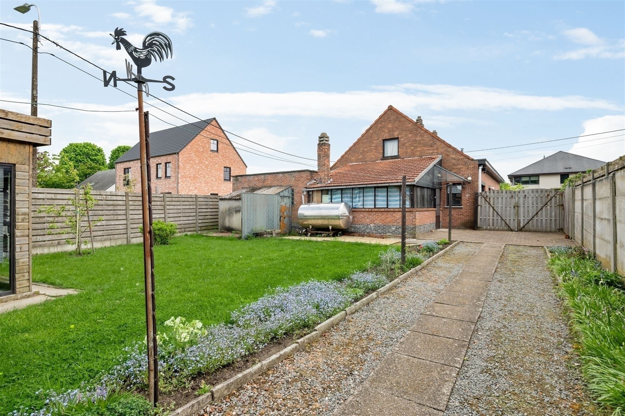 Verzorgde woning, met optie tot 5007 m², te Onze-Lieve-Vrouw-Waver