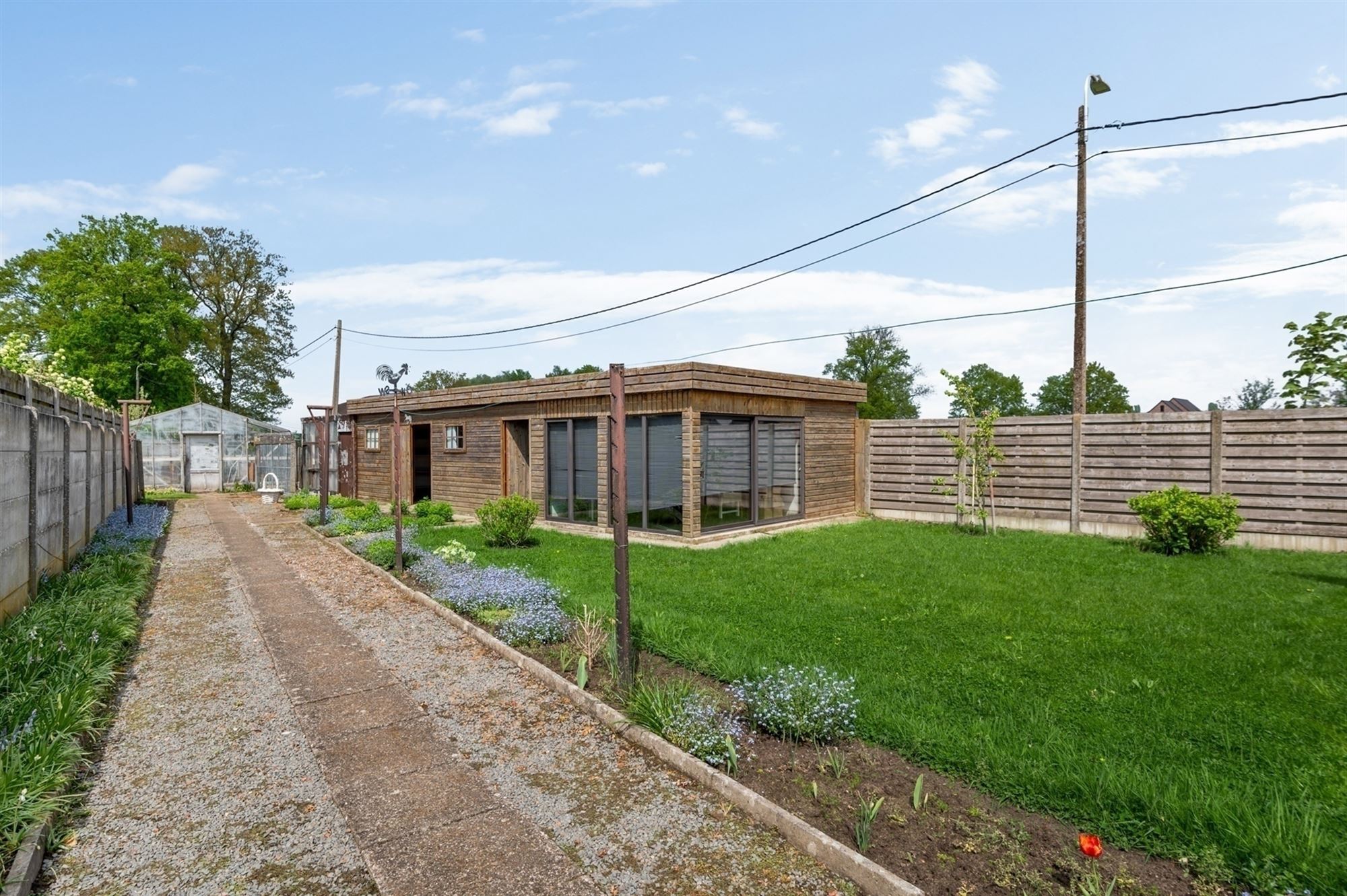 Verzorgde woning, met optie tot 5007 m², te Onze-Lieve-Vrouw-Waver