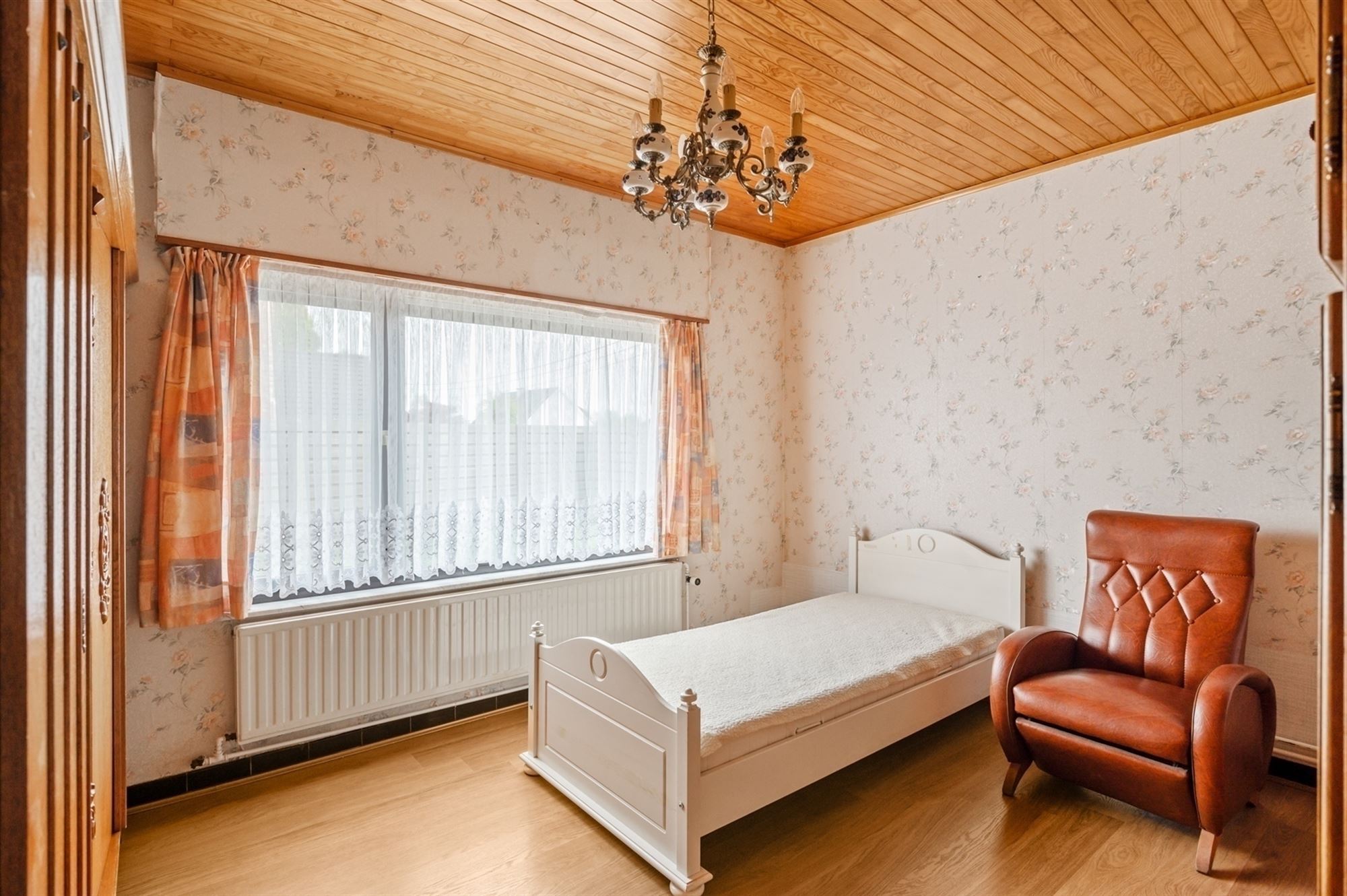 Verzorgde woning, met optie tot 5007 m², te Onze-Lieve-Vrouw-Waver