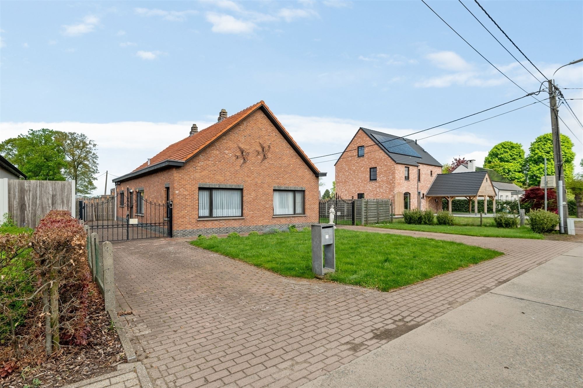 Verzorgde woning, met optie tot 5007 m², te Onze-Lieve-Vrouw-Waver