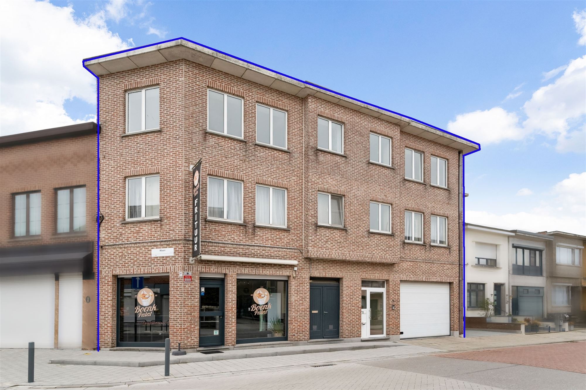Opbrengsteigendom - 2 appartementen + handelspand te Lier