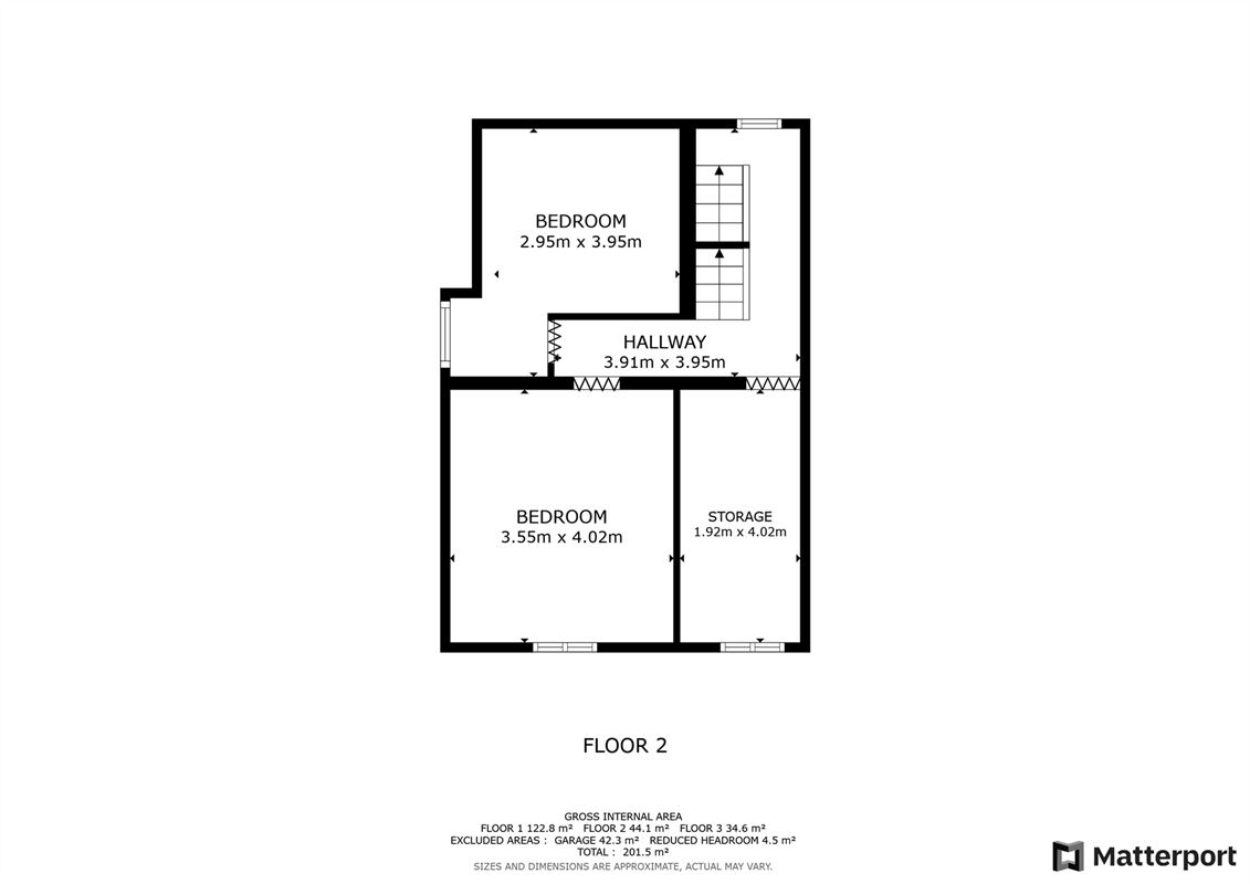 Landelijke woning met garage en tuin