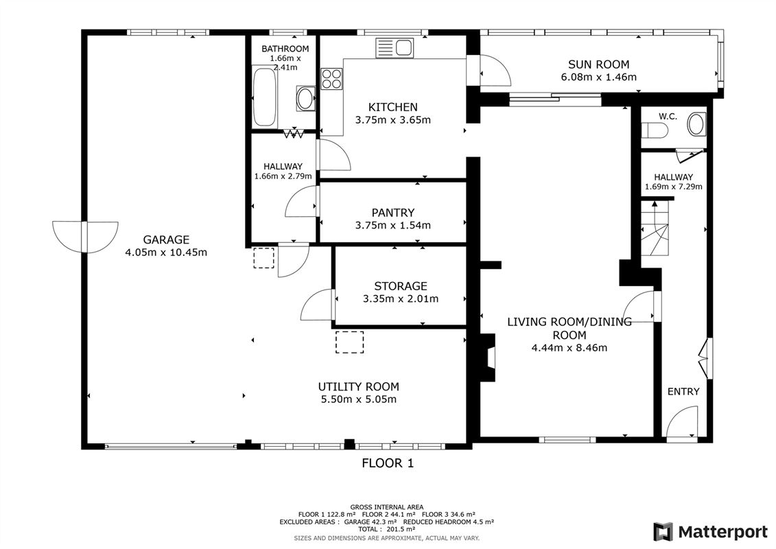 Landelijke woning met garage en tuin