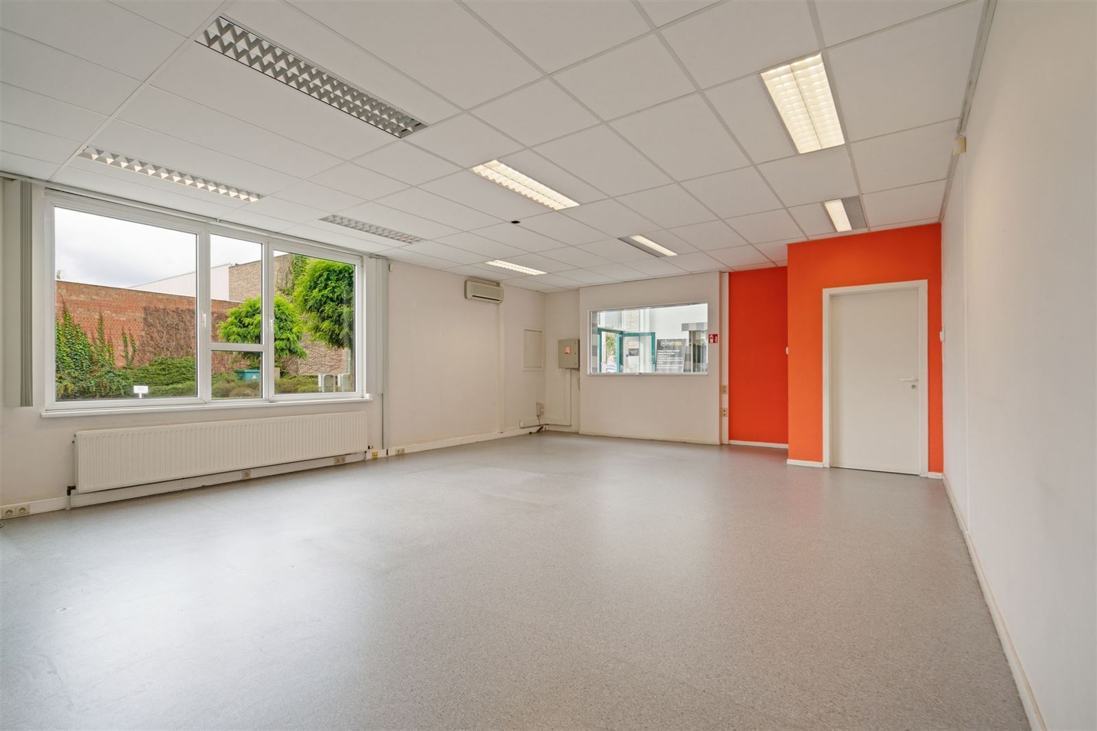 PHOTOS 8 : Bureaux à 1620 DROGENBOS (Belgique) - Prix 1.300 €
