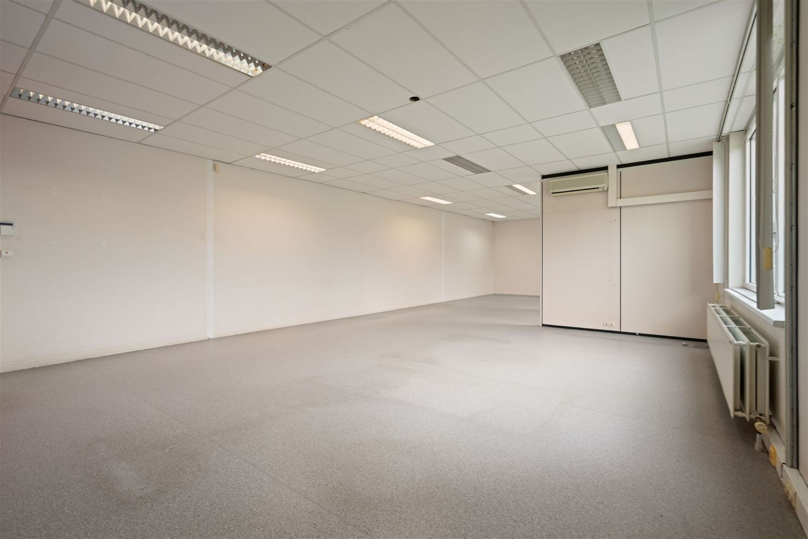 PHOTOS 5 : Bureaux à 1620 DROGENBOS (Belgique) - Prix 1.300 €
