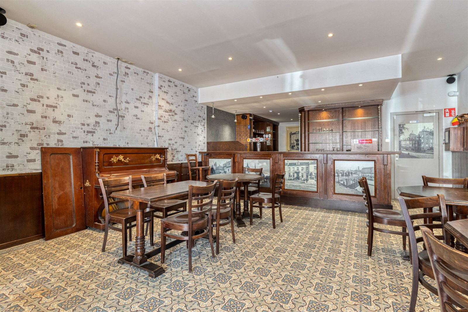 FOTO’S 3 : Café te 1600 SINT-PIETERS-LEEUW (België) - Prijs € 179.000