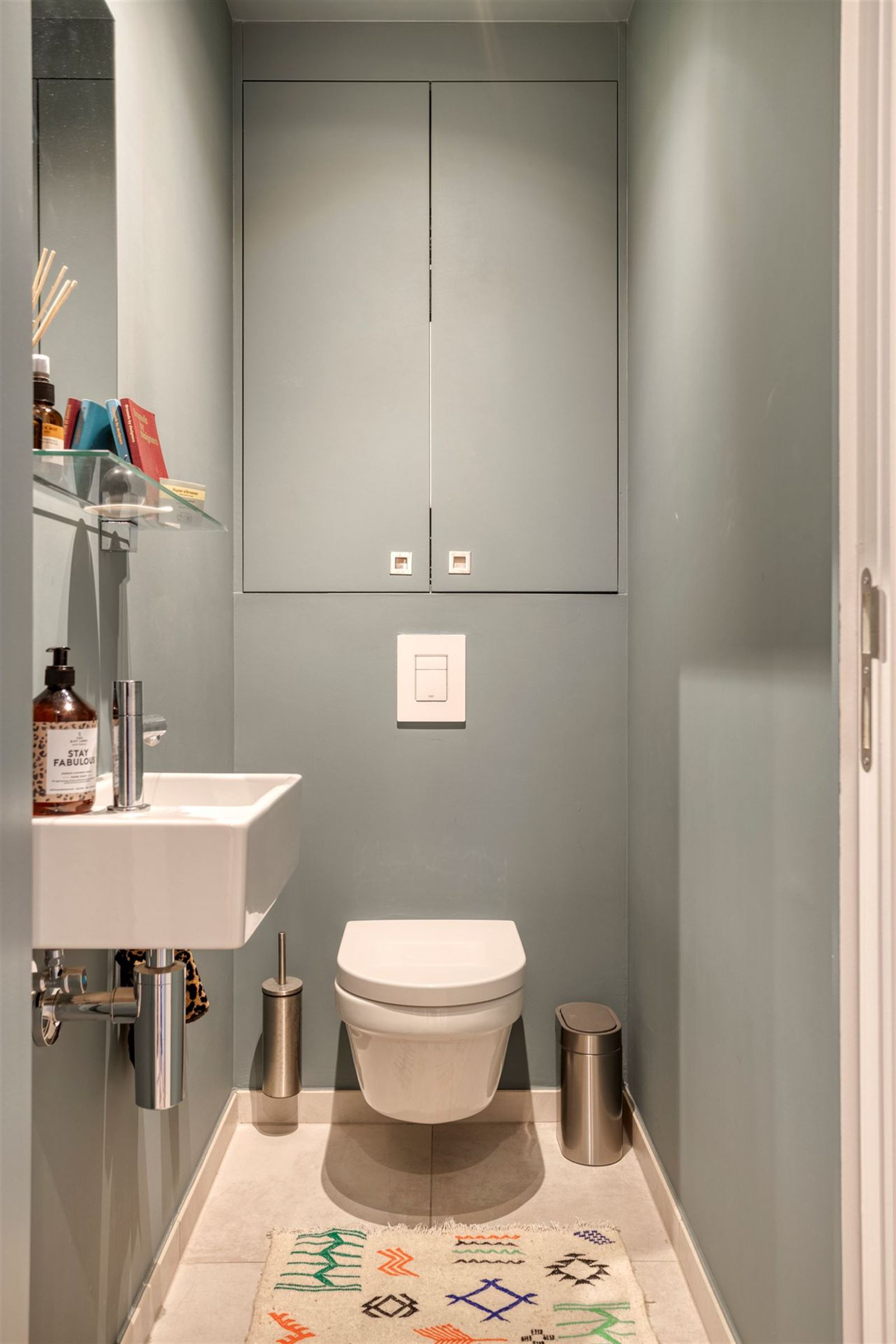 PHOTOS 17 : Appartement à 1180 UCCLE (Belgique) - Prix 1.800 €