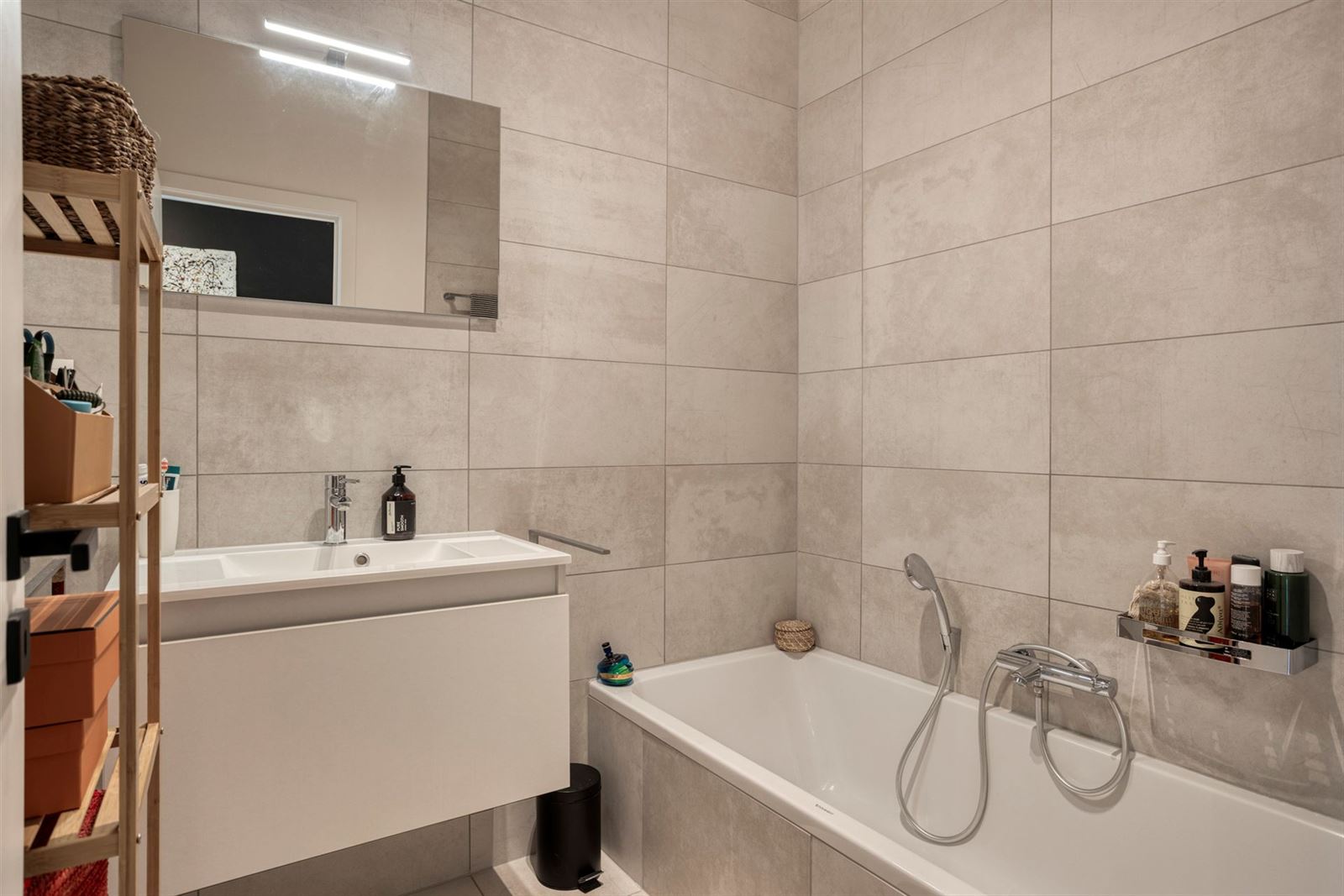 PHOTOS 20 : Appartement à 1180 UCCLE (Belgique) - Prix 1.800 €