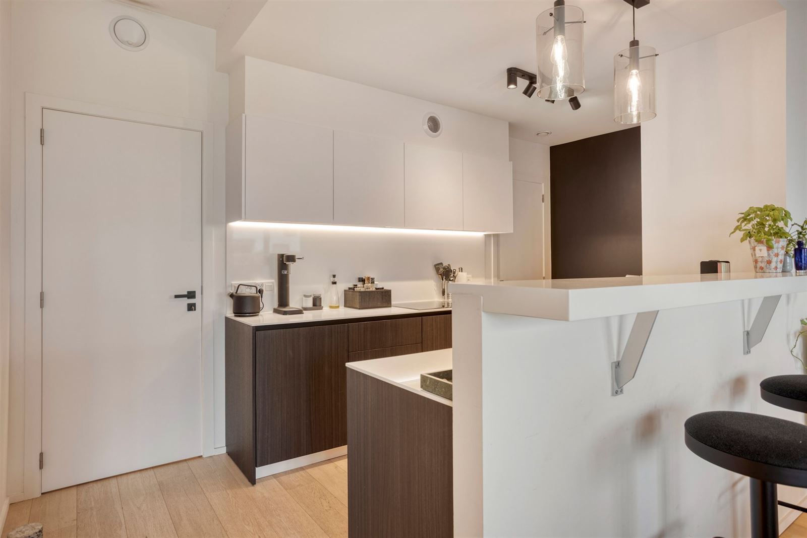 PHOTOS 11 : Appartement à 1180 UCCLE (Belgique) - Prix 1.800 €