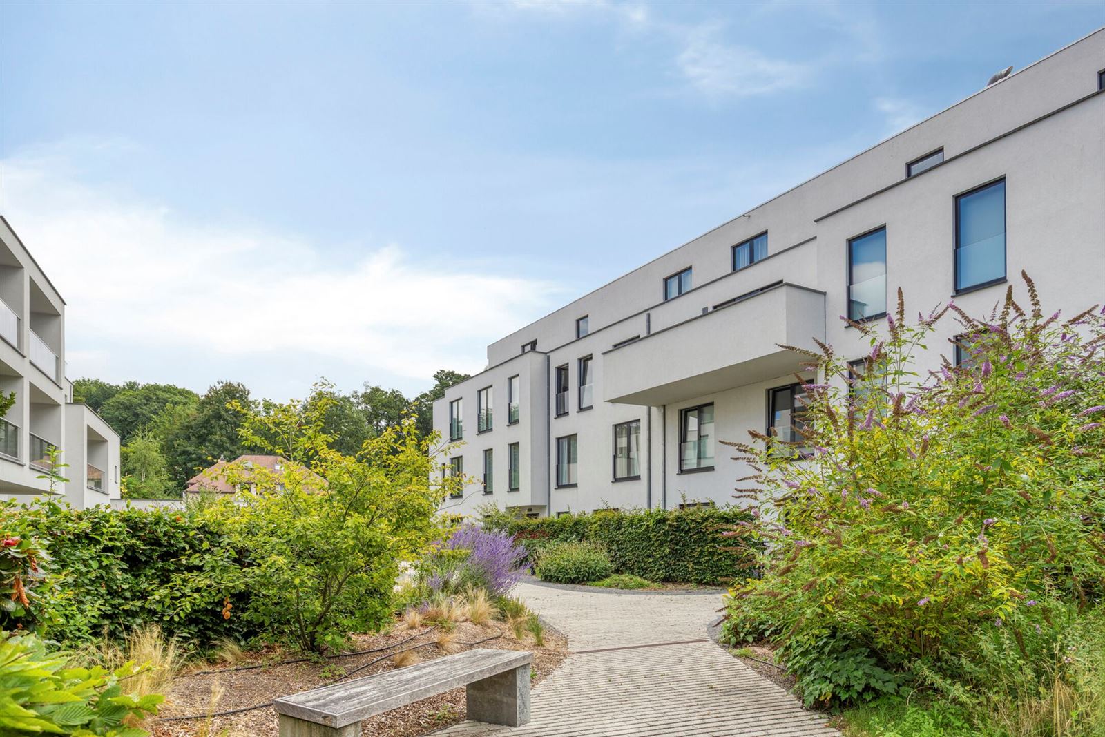 PHOTOS 1 : Appartement à 1180 UCCLE (Belgique) - Prix 1.800 €