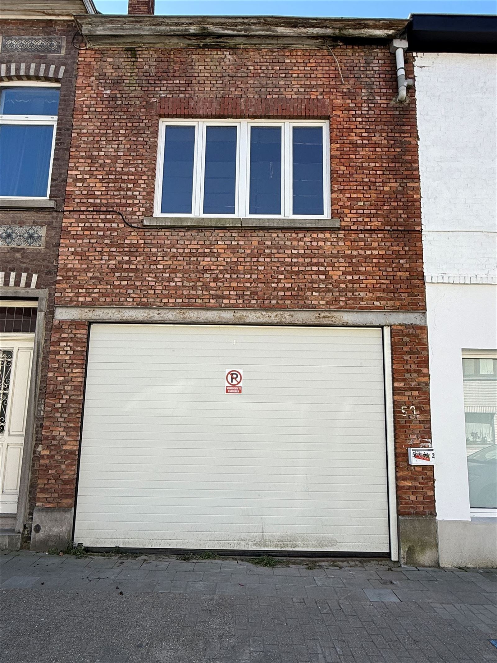 FOTO’S 9 : Bedrijfsgebouw te 1500 HALLE (België) - Prijs € 1.900