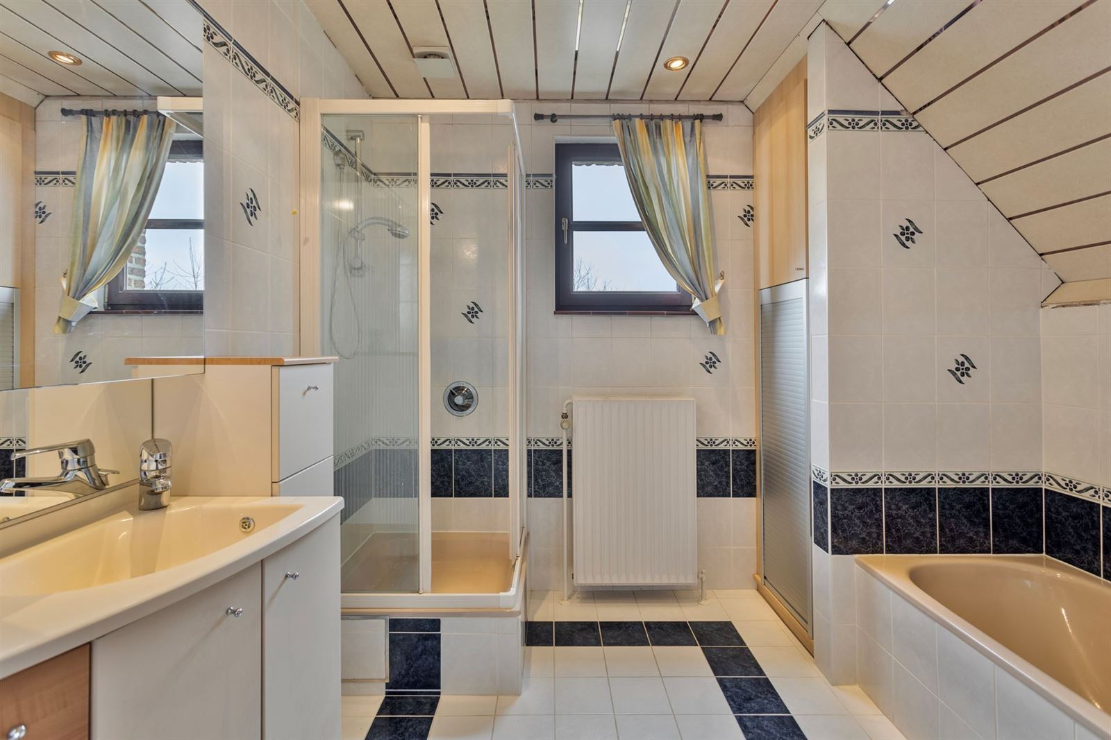FOTO’S 24 : Woning te 1650 BEERSEL (België) - Prijs € 675.000
