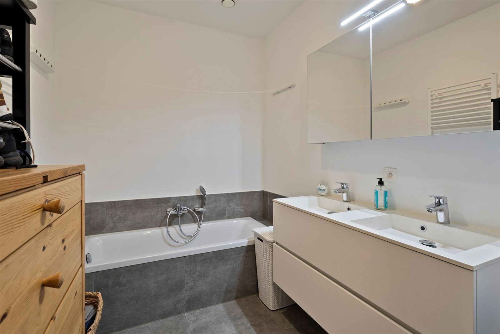 FOTO’S 13 : Appartement te 1640 SINT-GENESIUS-RODE (België) - Prijs € 1.060