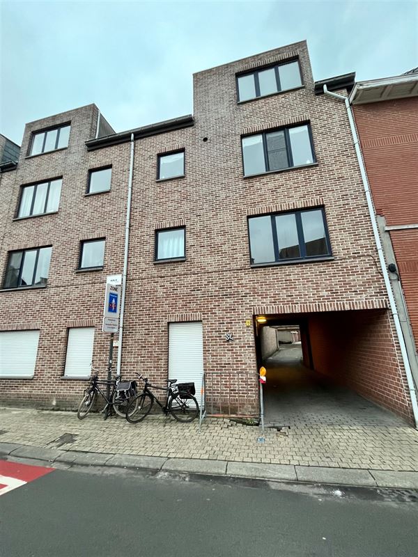 Foto 1 : Autostaanplaats te 9100 SINT-NIKLAAS (België) - Prijs € 65