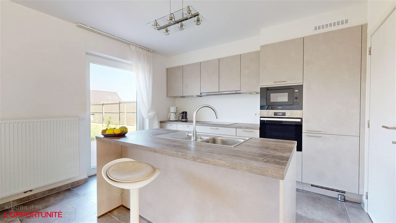 Splendide villa récente 2023, 4 chambres, garage et jardin sud-ouest prix HTVA.