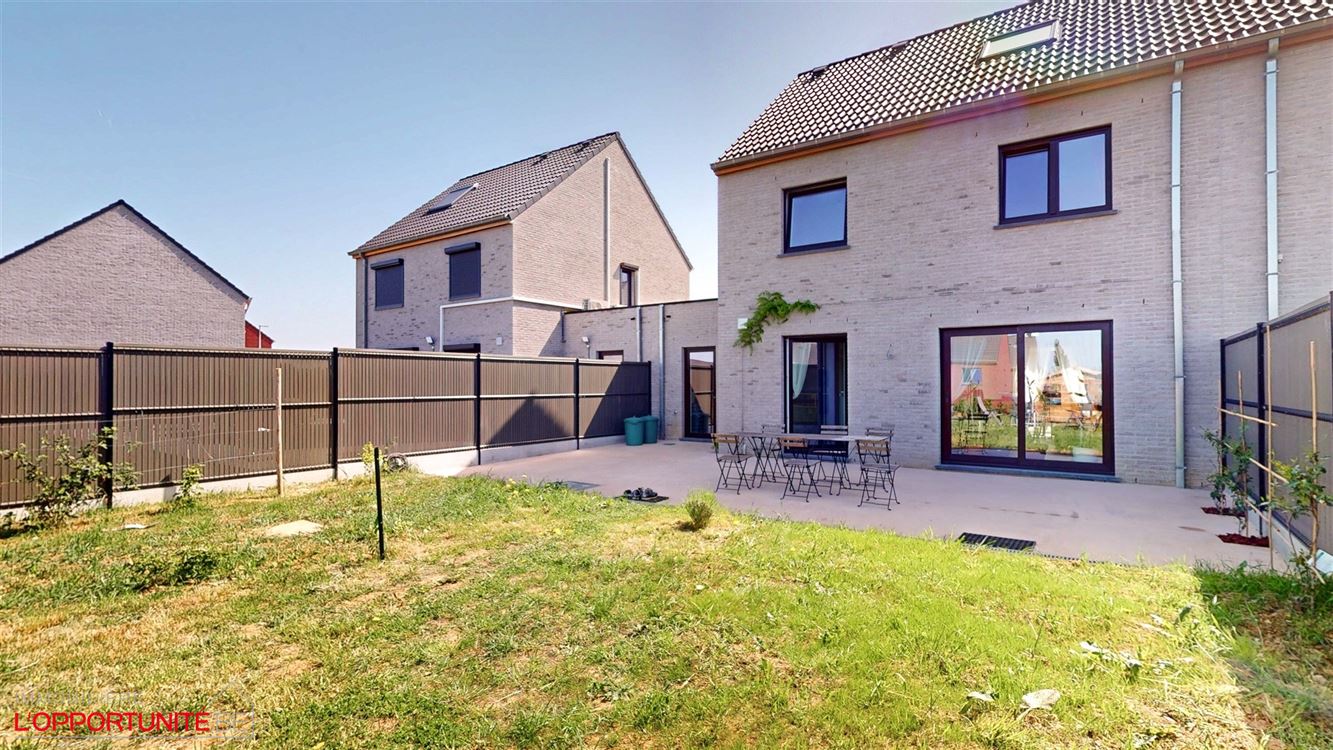 Splendide villa récente 2023, 4 chambres, garage et jardin sud-ouest prix HTVA.