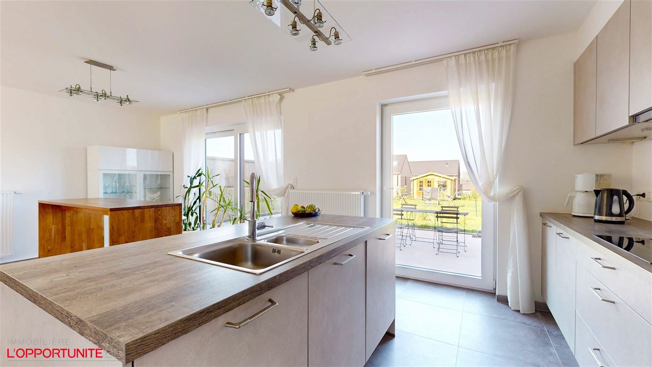 Splendide villa récente 2023, 4 chambres, garage et jardin sud-ouest prix HTVA.