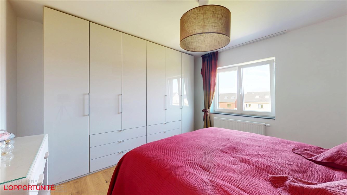 Splendide villa récente 2023, 4 chambres, garage et jardin sud-ouest prix HTVA.
