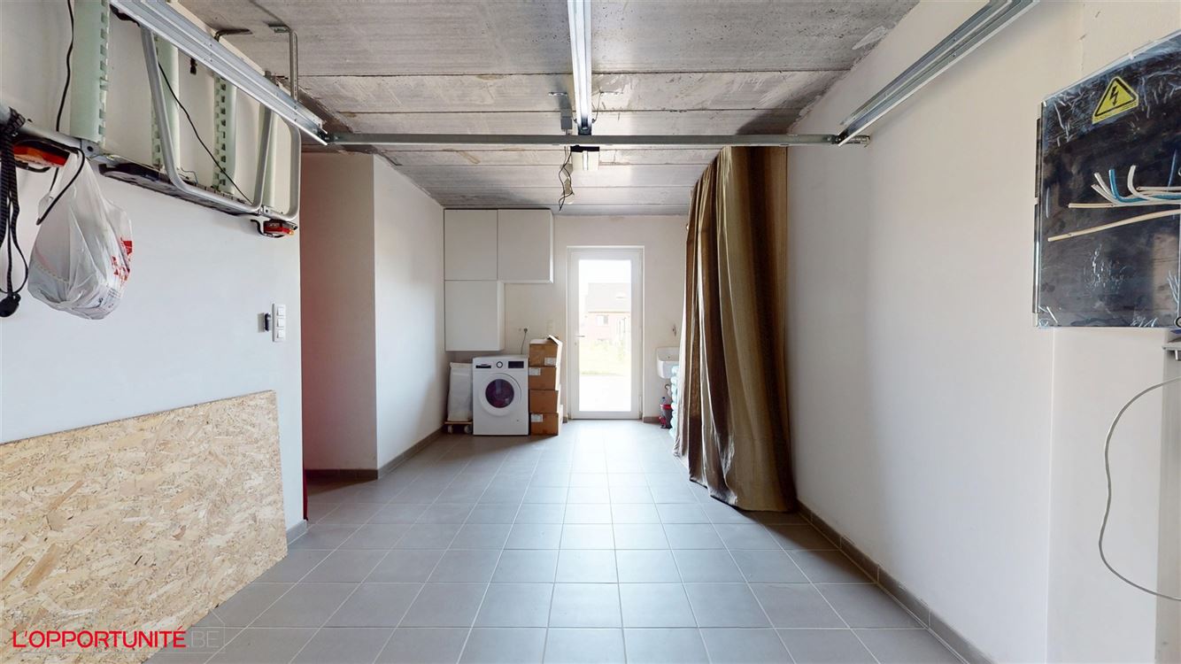 Splendide villa récente 2023, 4 chambres, garage et jardin sud-ouest prix HTVA.