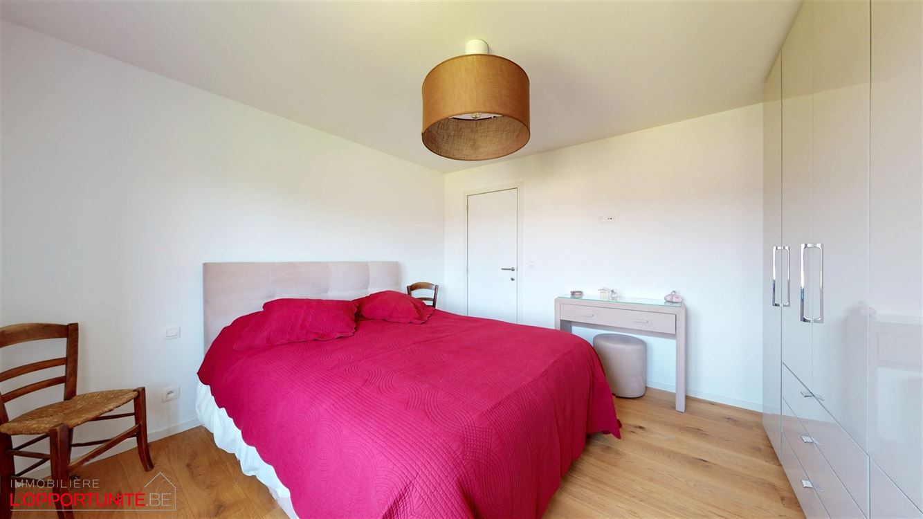 Splendide villa récente 2023, 4 chambres, garage et jardin sud-ouest prix HTVA.