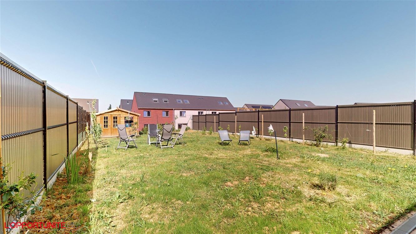 Splendide villa récente 2023, 4 chambres, garage et jardin sud-ouest prix HTVA.