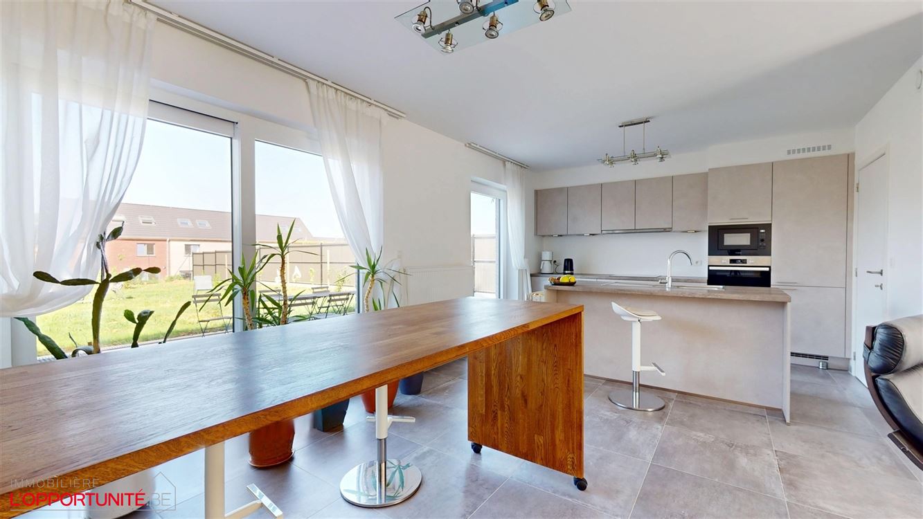 Splendide villa récente 2023, 4 chambres, garage et jardin sud-ouest prix HTVA.