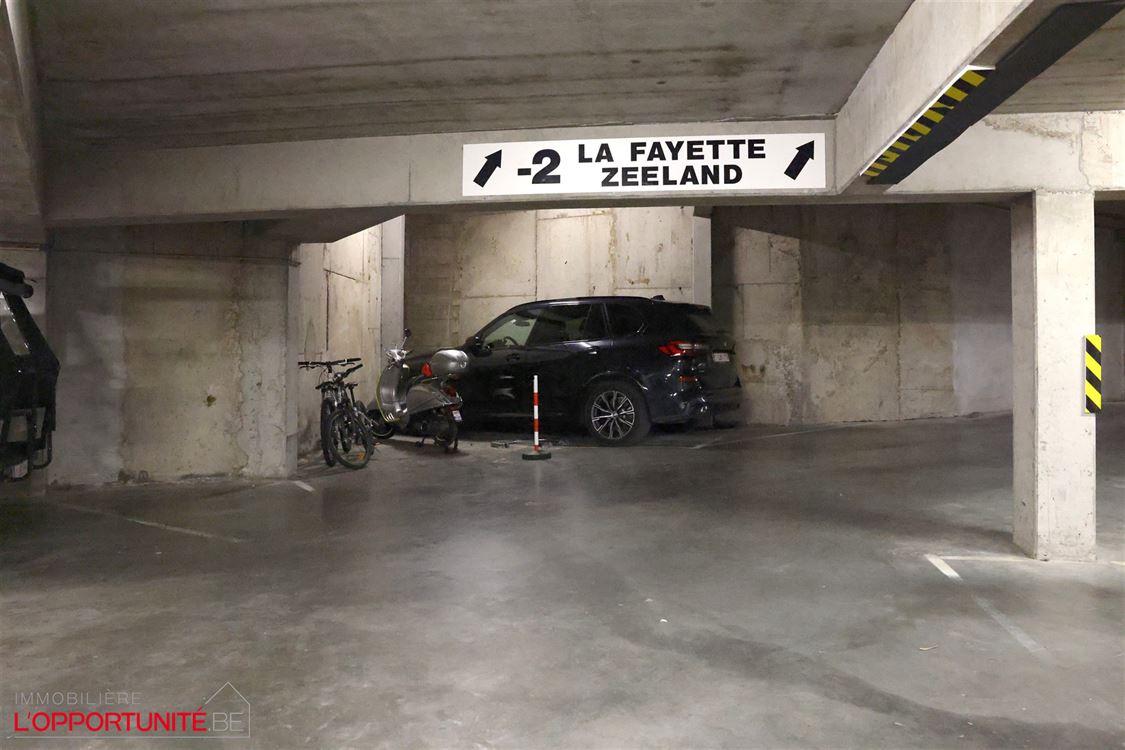 TB appartement ensoleillé,  fraîchement rénové, vue mer partiel (5 ° étage)