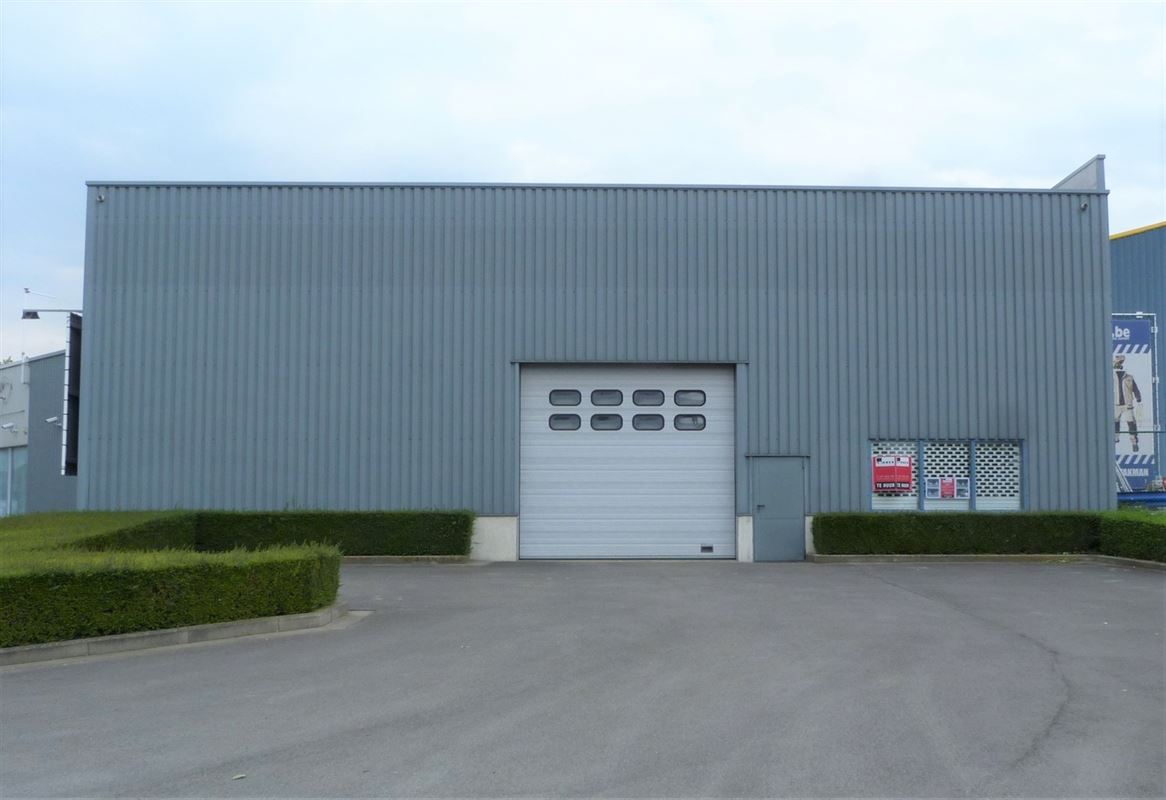 Industrieel gebouw te 3800 SINT-TRUIDEN (België) - Prijs 