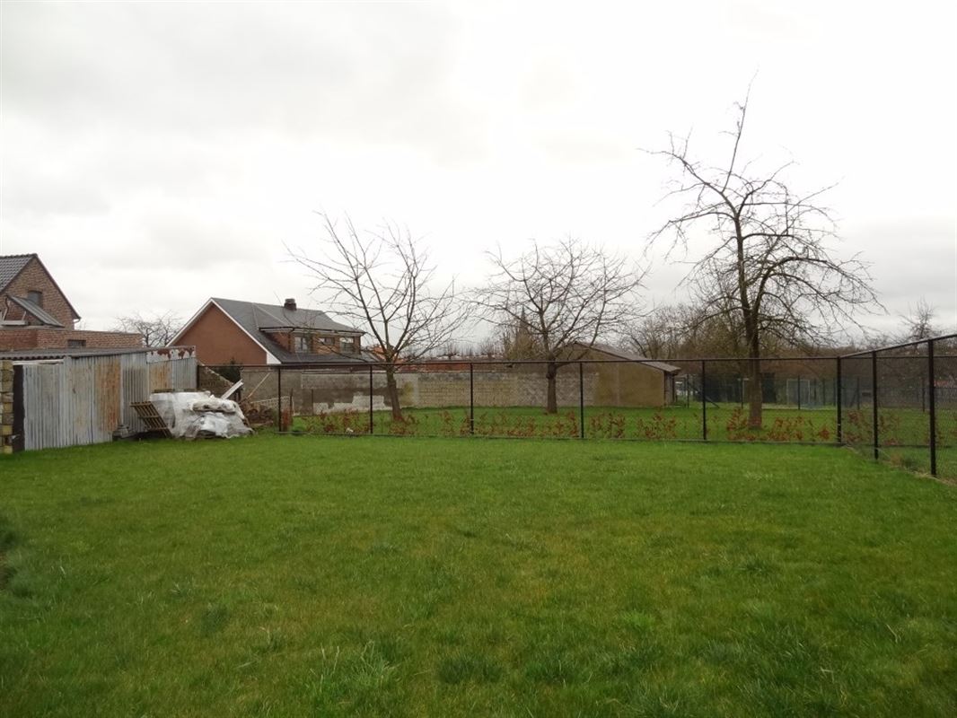 Foto 14 : Half-open bebouwing te 3700 LAUW (België) - Prijs € 895