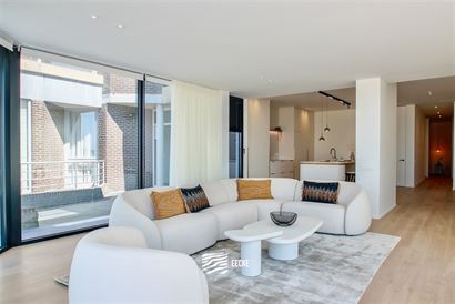 Res. Scorpio AB 0002 - Uniek gerenoveerd doorloopappartement van 207 m² met drie slaapkamers en bureauruimte - Geniet van een prachtig zeezicht vanaf...