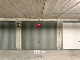 Hendrikaplein garage 125 - Afgesloten garagebox nummer 125 - Gelegen onder het Hendrikaplein op niveau -2 - Afmetingen: 2,84 x 5,40 m - Volle eigendom...