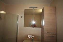 À LOUER SUR UNE BASE ANNUELLE - appartement non meublé avec 2 chambres - vue unique sur le canal et la mer - spacieux séjour avec cuisine ouverte -...