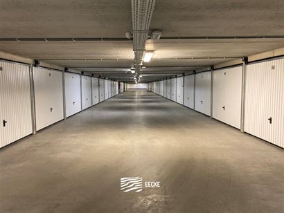 Loodswezenplein Garage 182 - Ruime garagebox met aansluitende berging op niveau -2 - Afmetingen: 3,08 x 5,73 m, aanpalende berging: 6,28 x 6,64 - Verk...
