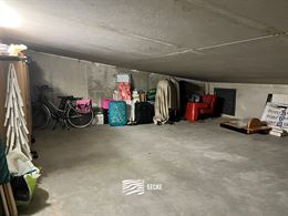 Loodswezenplein Garage 182 - Spacieux garage box avec local de rangement - Situé au niveau -2 - Dimensions : 3,08 x 5,73 m, local de rangement attena...
