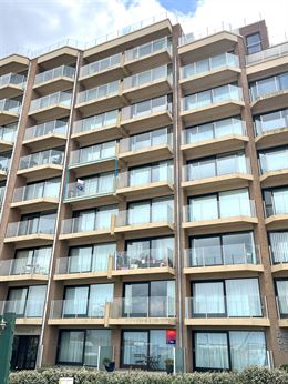 À LOUER SUR UNE BASE ANNUELLE - appartement non meublé avec 2 chambres - vue unique sur le canal et la mer - spacieux séjour avec cuisine ouverte -...