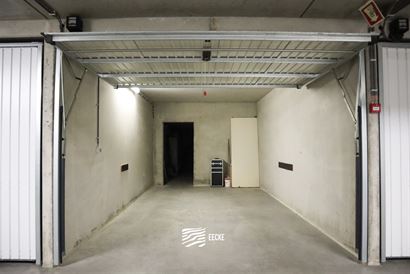 Loodswezenplein Garage 182 - Ruime garagebox met aansluitende berging op niveau -2 - Afmetingen: 3,08 x 5,73 m, aanpalende berging: 6,28 x 6,64 - Verk...