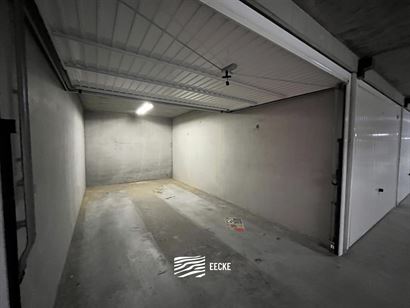 Franslaan garage 1082 - Gesloten garagebox in de Franslaan - Centraal gelegen op niveau -1 van het garagecomplex - Personenlift aanwezig - Volle eigen...